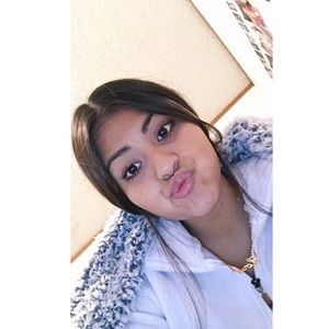 Meet your Posher, Leslie